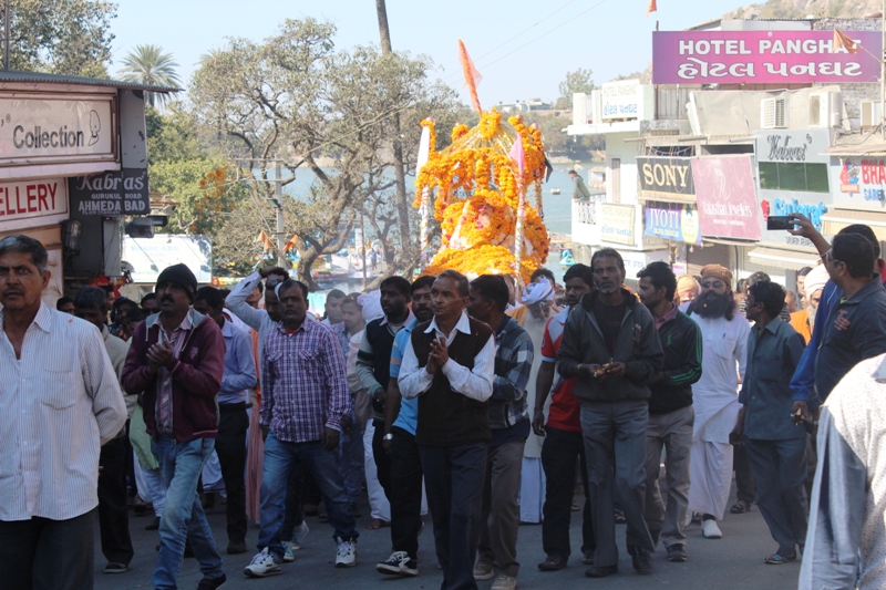 avdesh-ji-maharaj-mount-abu-2