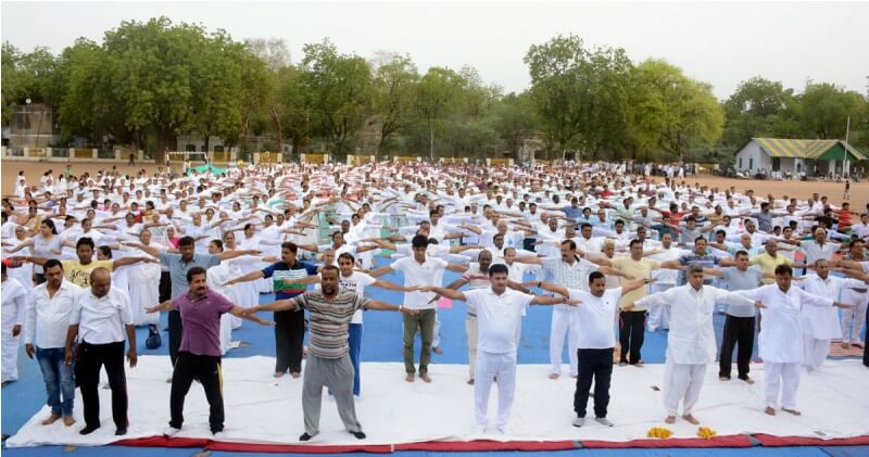 abu-road-international-yoga-day-2016-celebration-1