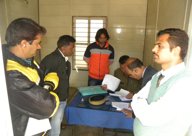 सवा लाख रूपए हुए गायब: माउण्ट आबू, ए टी एम अकाउंट