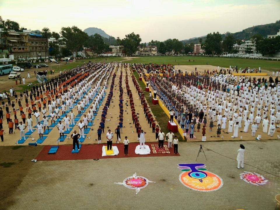 आबू पर्वत, सिरोही में आज अंतराष्ट्रीय योग दिवस उमड़ा जन सेलाब