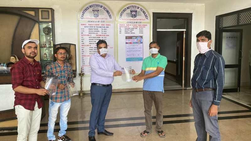 3-डी प्रिटंर से  महाविधालय में ही  सी.आई.टी के छात्रों ने बनाये फेस शील्ड