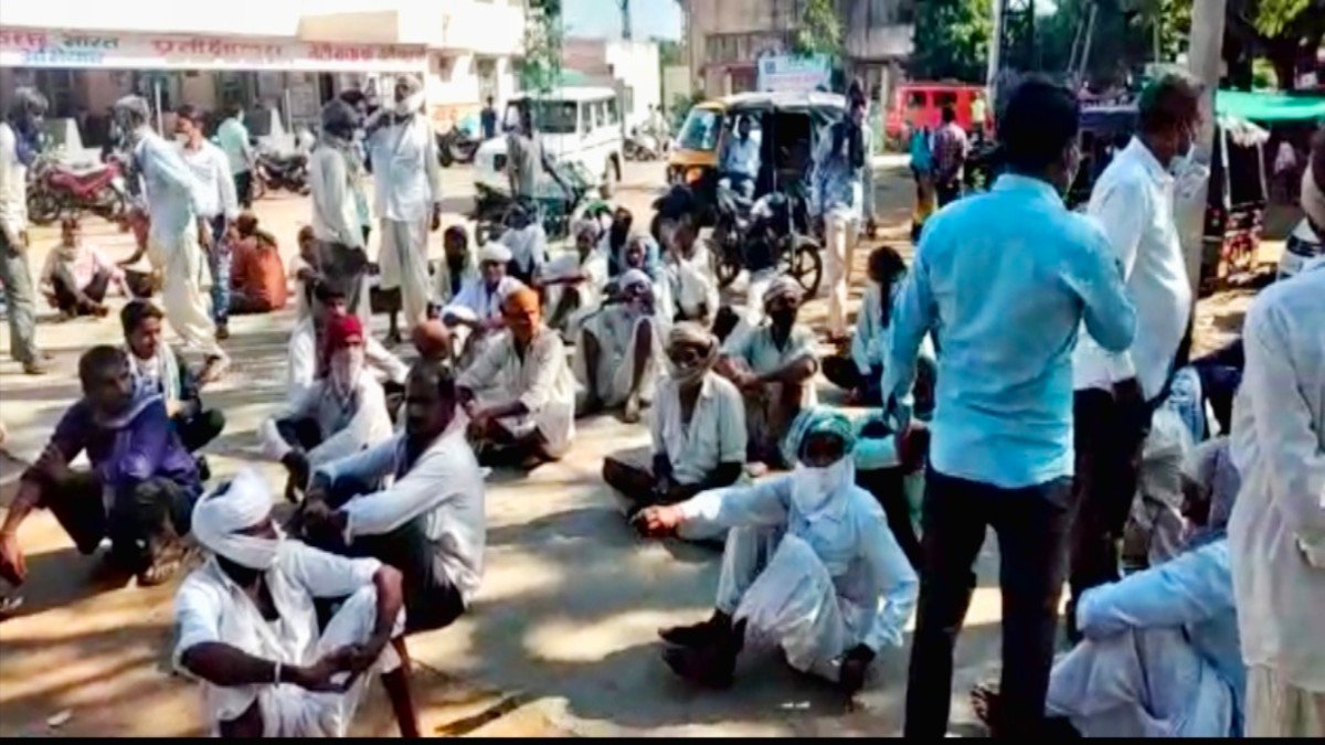 30 घंटे बाद महिला का उठाया शव।