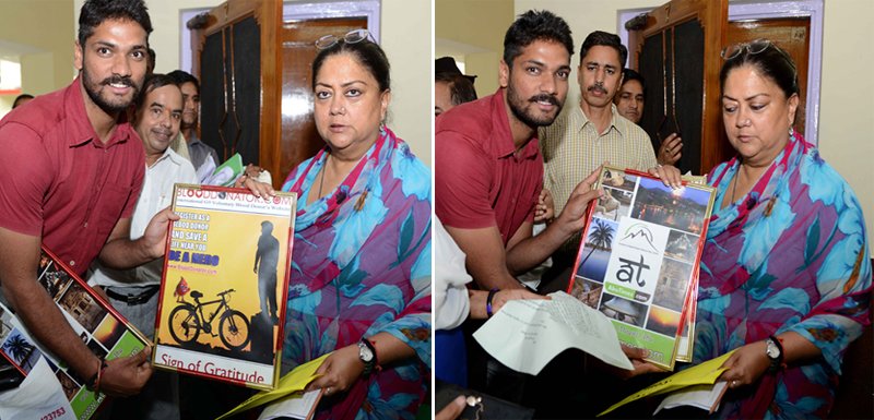 AbuTimes Chief Editor Acknowledging Hon'ble CM of Rajasthan Vasundhara Raje about the websites