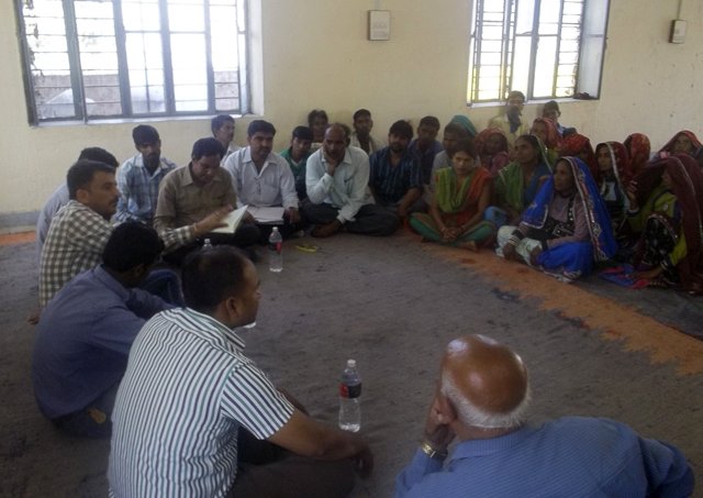 चंडेला में जन सुनवाई,विकास अधिकारी ने सुनी गाव की समस्याएं