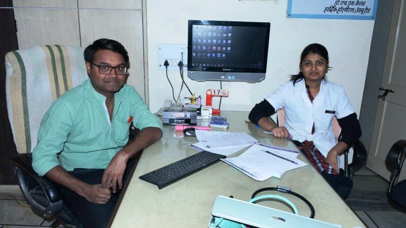 हार्दिक हॉस्पीटल को बेस्ट हॉस्पीटल का अवार्ड