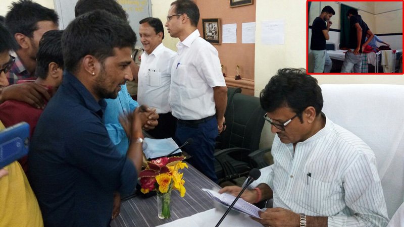 भाजपा युवा मोर्चा द्वारा राजकीय चिकित्सालय के जनरल वार्ड में पर्यटकों को ठहराने के मुद्दे पर कार्यवाही की मांग