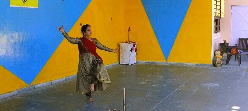 KVians in Mount Abu found mesmerized witnessing live Kathak by Prerna Shrimali