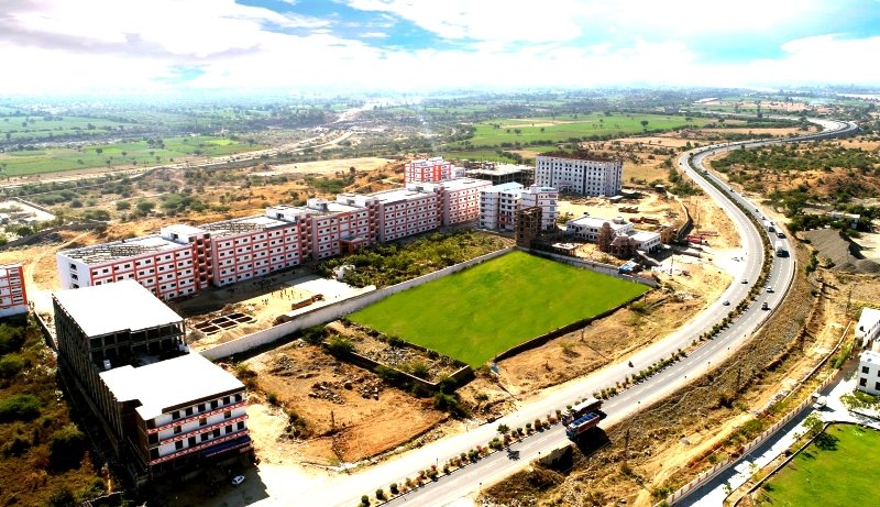 माधव यूनिवर्सिटी रजिस्ट्रार कार्यालय सीज: फर्जी डिग्री मामला