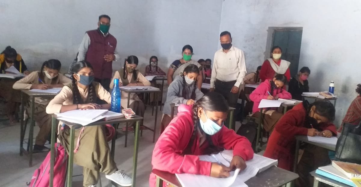 सरकारी गाईड लाईन के तहत कक्षा 9 से 12 तक खुली स्कूले