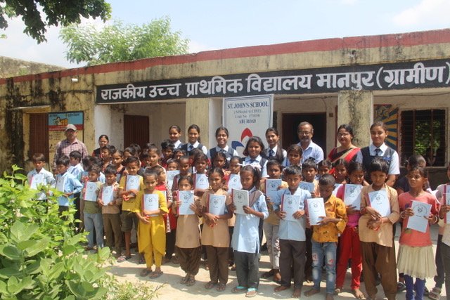 सेंट जॉन्स स्कूल के छात्रों ने की सामुदायिक सेवा: आबूरोड