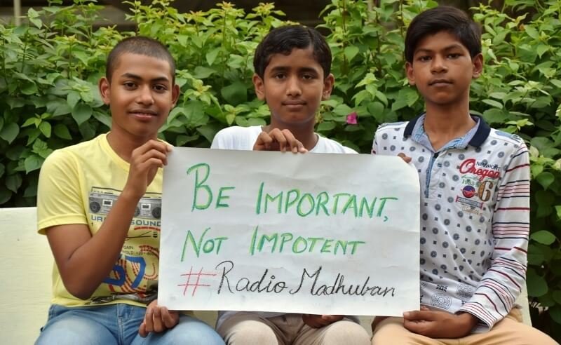 विश्व तम्बाकू निषेध दिवस पर रेडियो मधुबन द्वारा गांव  में नशामुक्ति कार्यक्रम का आयोजन