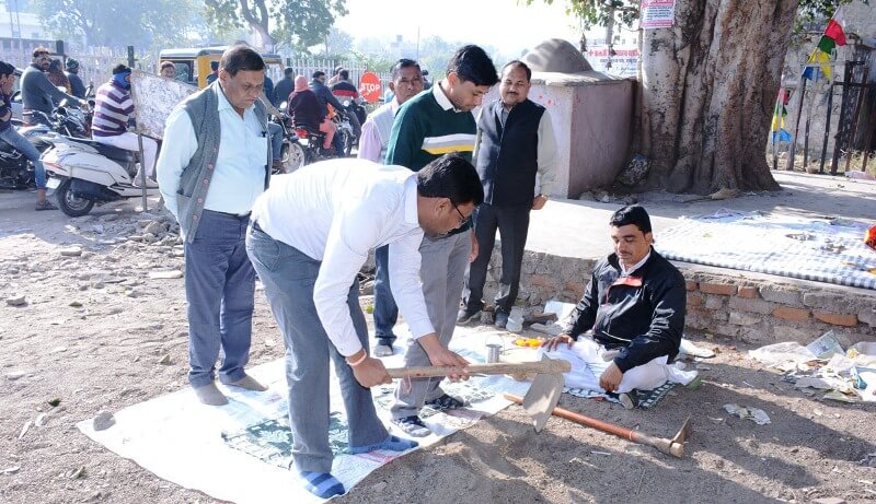 gandhi nagar road construction